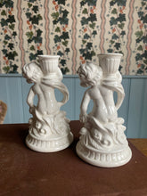 Load image into Gallery viewer, Vintage putti kandelaren