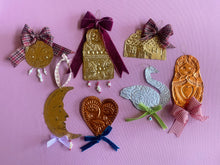 Load image into Gallery viewer, DIY Starter Kit Brass Ornaments Gold