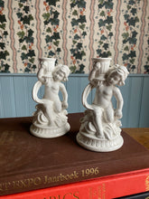 Load image into Gallery viewer, Vintage putti kandelaren