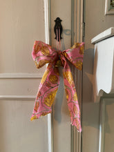 Load image into Gallery viewer, Bow ornament