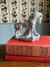 Load image into Gallery viewer, Vintage Ornament paard