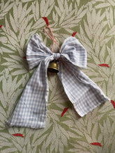 Load image into Gallery viewer, Bow ornament