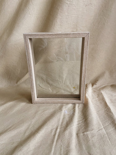 Small floating frame (Wood color)