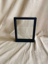 Load image into Gallery viewer, Small floating frame (Black)