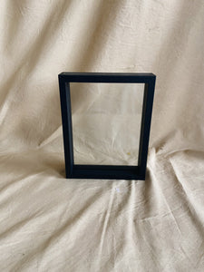 Small floating frame (Black)