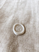Load image into Gallery viewer, Wax Seal French Lily White