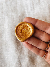 Load image into Gallery viewer, Wax Seal Crescent Moon Gold