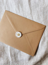 Load image into Gallery viewer, Wax Seal Daisy