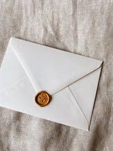 Load image into Gallery viewer, Wax Seal French Lily Gold